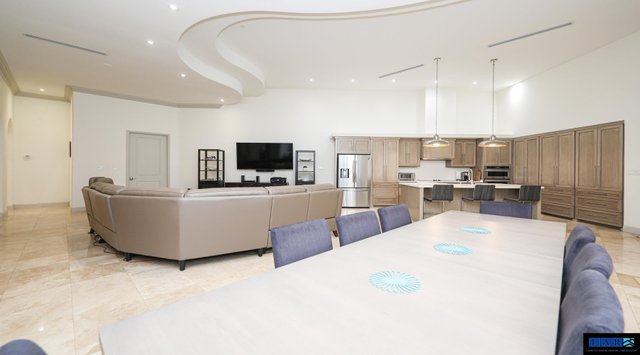 3002 Swift Dr, LAREDO, Texas 78041, 4 Bedrooms Bedrooms, 11 Rooms Rooms,5 BathroomsBathrooms,Residential,For Sale,3002 Swift Dr,20260103