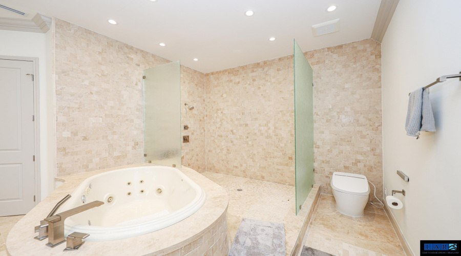 3002 Swift Dr, LAREDO, Texas 78041, 4 Bedrooms Bedrooms, 11 Rooms Rooms,5 BathroomsBathrooms,Residential,For Sale,3002 Swift Dr,20260103