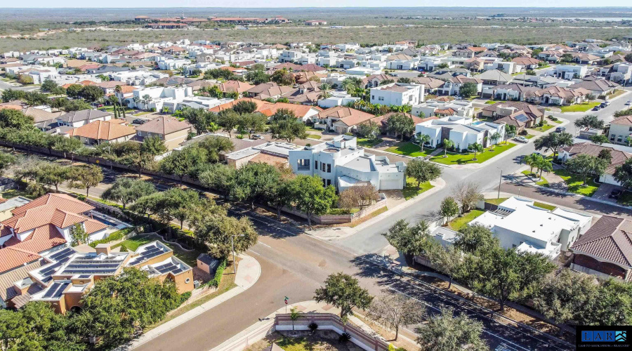 3002 Swift Dr, LAREDO, Texas 78041, 4 Bedrooms Bedrooms, 11 Rooms Rooms,5 BathroomsBathrooms,Residential,For Sale,3002 Swift Dr,20260103