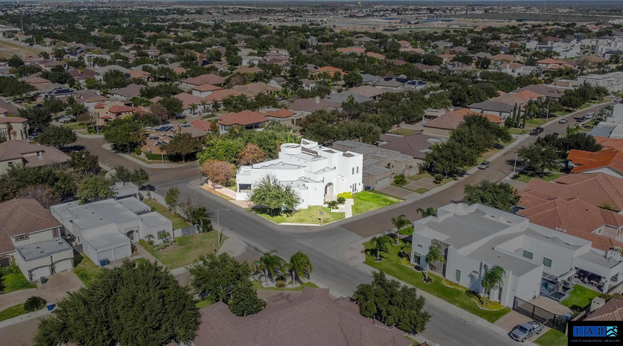 3002 Swift Dr, LAREDO, Texas 78041, 4 Bedrooms Bedrooms, 11 Rooms Rooms,5 BathroomsBathrooms,Residential,For Sale,3002 Swift Dr,20260103