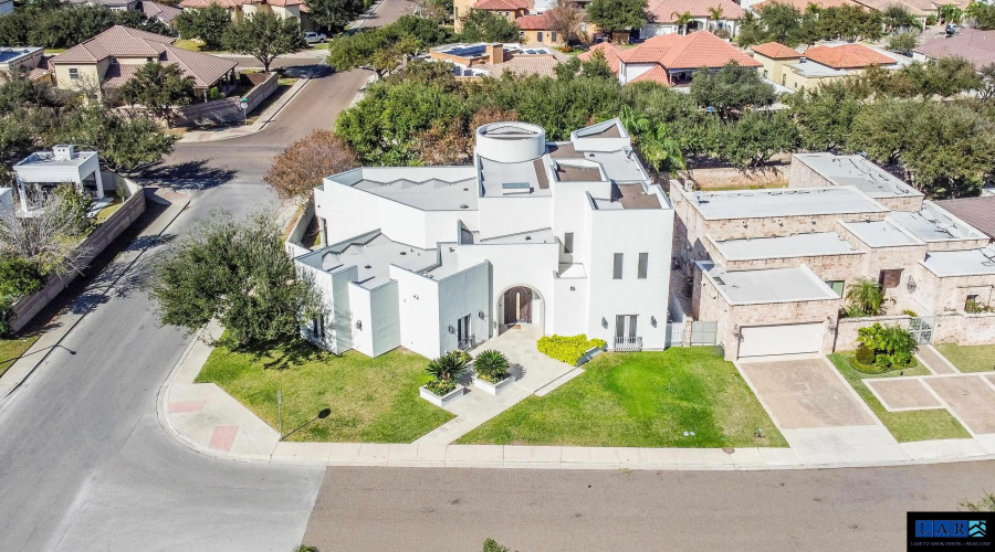 3002 Swift Dr, LAREDO, Texas 78041, 4 Bedrooms Bedrooms, 11 Rooms Rooms,5 BathroomsBathrooms,Residential,For Sale,3002 Swift Dr,20260103