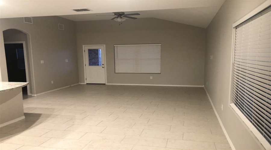 1608 Sambar Lp, LAREDO, Texas 78045, 4 Bedrooms Bedrooms, 7 Rooms Rooms,2 BathroomsBathrooms,Residential,For Rent,1608 Sambar Lp,20260104