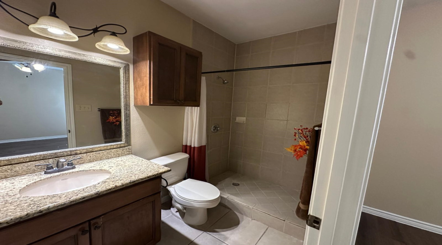 9809 Sterling Lp, LAREDO, Texas 78045, 2 Bedrooms Bedrooms, 5 Rooms Rooms,2 BathroomsBathrooms,Residential,For Sale,9809 Sterling Lp,20260107