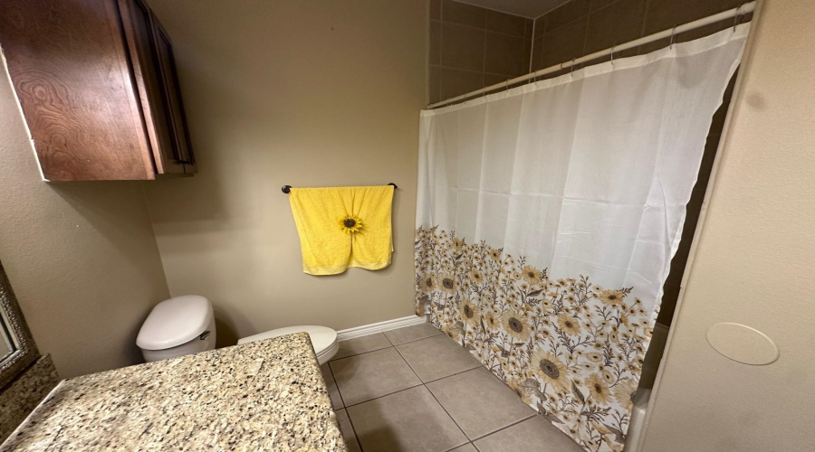 9809 Sterling Lp, LAREDO, Texas 78045, 2 Bedrooms Bedrooms, 5 Rooms Rooms,2 BathroomsBathrooms,Residential,For Sale,9809 Sterling Lp,20260107