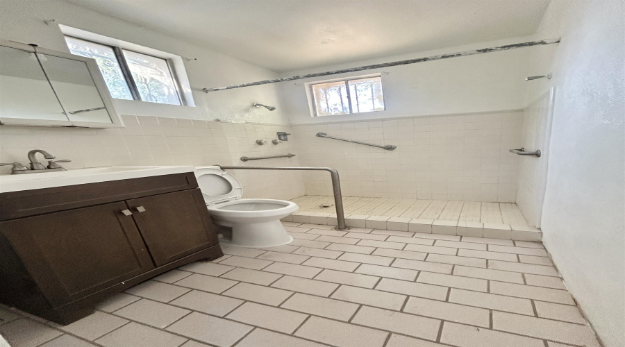 1415 Davis Ave, Laredo, Texas 78040-6847, 2 Bedrooms Bedrooms, 6 Rooms Rooms,2 BathroomsBathrooms,Residential,For Sale,1415 Davis Ave,20260111