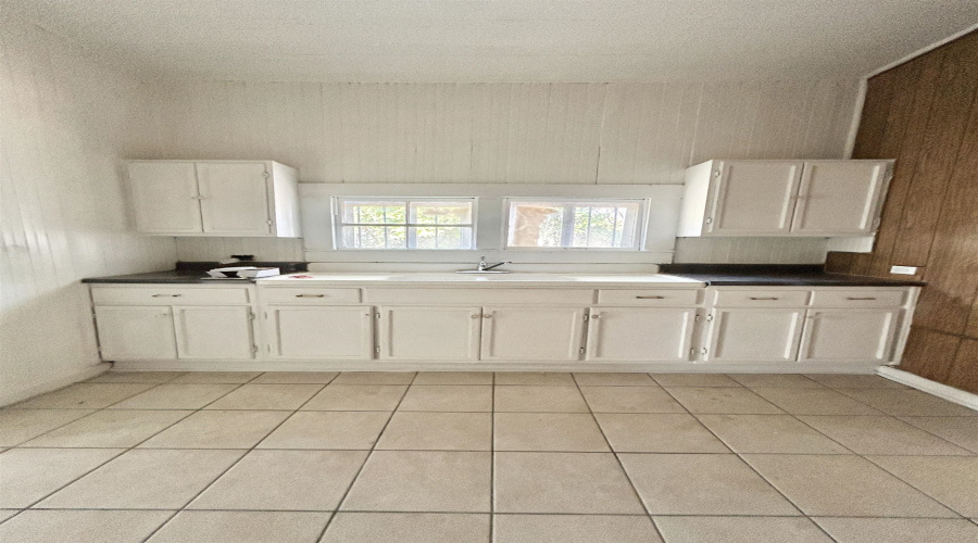 1415 Davis Ave, Laredo, Texas 78040-6847, 2 Bedrooms Bedrooms, 6 Rooms Rooms,2 BathroomsBathrooms,Residential,For Sale,1415 Davis Ave,20260111