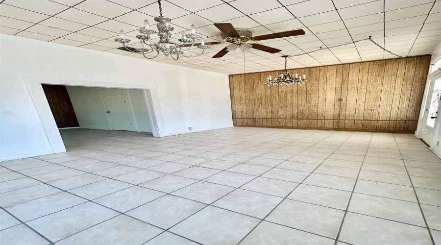 1415 Davis Ave, Laredo, Texas 78040-6847, 2 Bedrooms Bedrooms, 6 Rooms Rooms,2 BathroomsBathrooms,Residential,For Sale,1415 Davis Ave,20260111