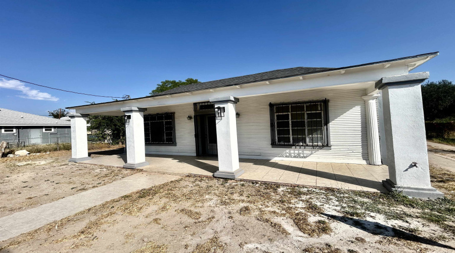 1415 Davis Ave, Laredo, Texas 78040-6847, 2 Bedrooms Bedrooms, 6 Rooms Rooms,2 BathroomsBathrooms,Residential,For Sale,1415 Davis Ave,20260111