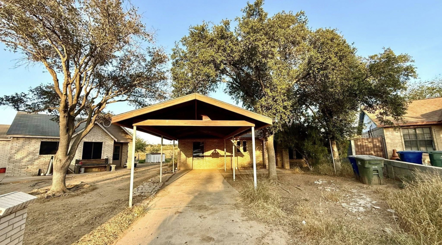 1001 N Lost Creek Lp, Laredo, Texas 78046, 3 Bedrooms Bedrooms, 7 Rooms Rooms,1 BathroomBathrooms,Residential,For Sale,1001 N Lost Creek Lp,20260112