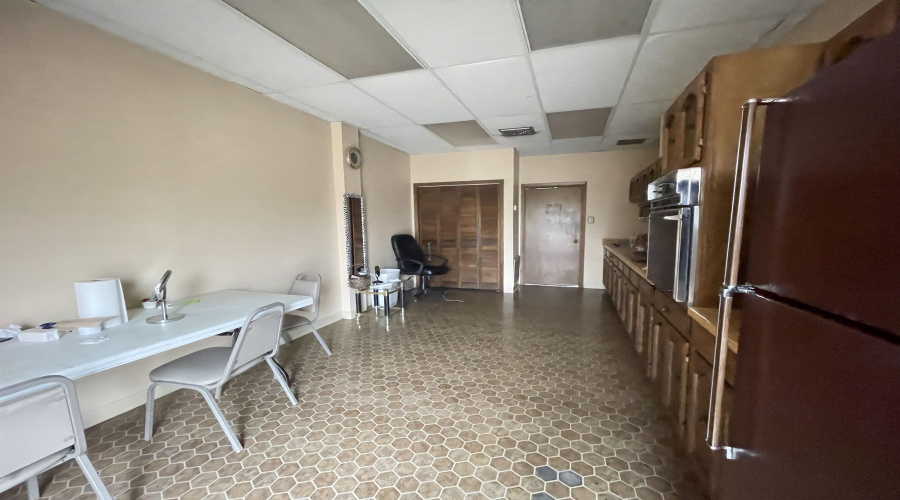 202 Salinas Ave, Laredo, Texas 78040-9999, 1 Room Rooms,4 BathroomsBathrooms,Commercial retail/office,For Sale,202 Salinas Ave,20260117
