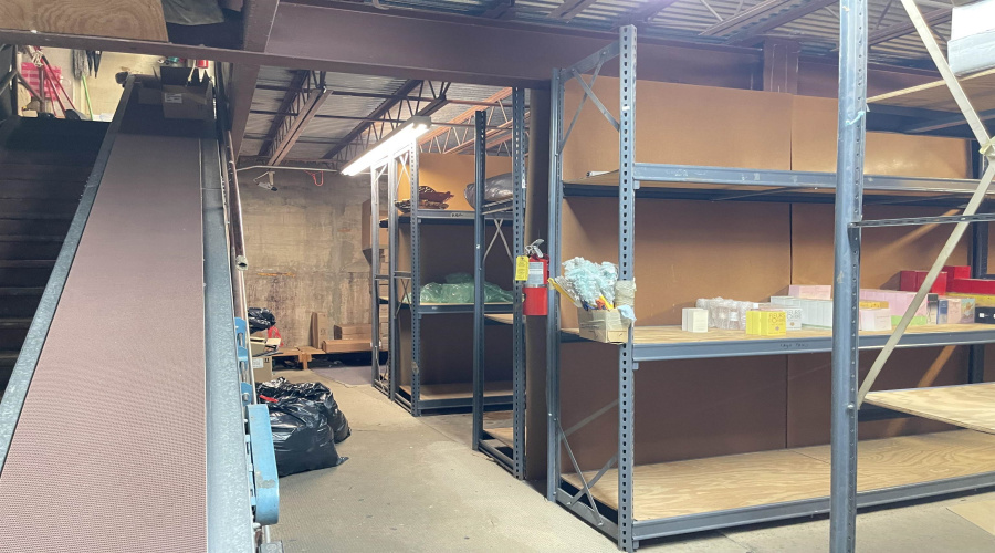 202 Salinas Ave, Laredo, Texas 78040-9999, 1 Room Rooms,4 BathroomsBathrooms,Commercial retail/office,For Sale,202 Salinas Ave,20260117