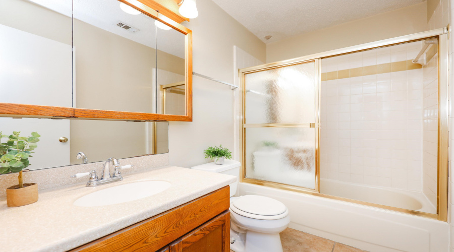 206 Northpoint Dr, Laredo, Texas 78041, 3 Bedrooms Bedrooms, 6 Rooms Rooms,2 BathroomsBathrooms,Residential,For Rent,206 Northpoint Dr,20260114