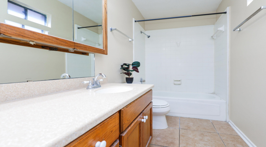 206 Northpoint Dr, Laredo, Texas 78041, 3 Bedrooms Bedrooms, 6 Rooms Rooms,2 BathroomsBathrooms,Residential,For Rent,206 Northpoint Dr,20260114