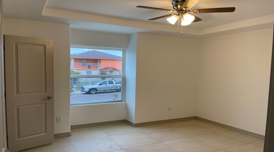 121 Valladolid Ave, Laredo, Texas 78046, 3 Bedrooms Bedrooms, 5 Rooms Rooms,2 BathroomsBathrooms,Residential,For Sale,121 Valladolid Ave,20260115