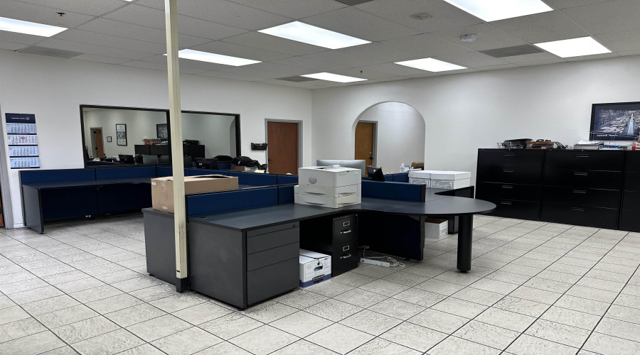 12018 Auburn Rd, Laredo, Texas 78045, 1 Bedroom Bedrooms, 51 Rooms Rooms,2 BathroomsBathrooms,Commercial/industrial,For Rent,12018 Auburn Rd,20260122