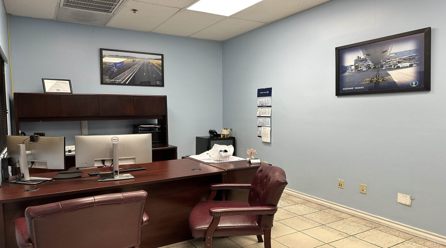 12018 Auburn Rd, Laredo, Texas 78045, 1 Bedroom Bedrooms, 51 Rooms Rooms,2 BathroomsBathrooms,Commercial/industrial,For Rent,12018 Auburn Rd,20260122