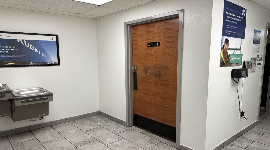 12018 Auburn Rd, Laredo, Texas 78045, 1 Bedroom Bedrooms, 51 Rooms Rooms,2 BathroomsBathrooms,Commercial/industrial,For Rent,12018 Auburn Rd,20260122