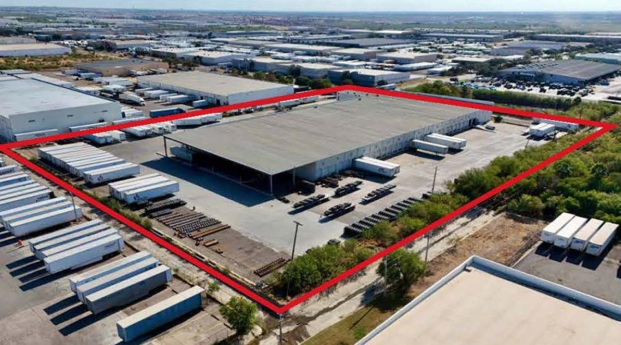 12018 Auburn Rd, Laredo, Texas 78045, 1 Bedroom Bedrooms, 51 Rooms Rooms,2 BathroomsBathrooms,Commercial/industrial,For Rent,12018 Auburn Rd,20260122