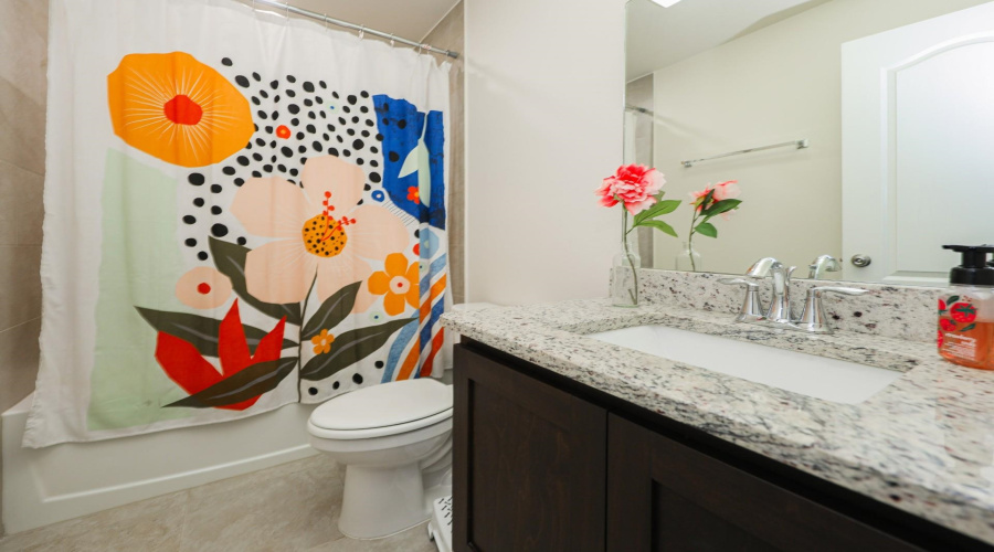 5618 Lone Star Loop, Laredo, Texas 78046, 3 Bedrooms Bedrooms, 6 Rooms Rooms,2 BathroomsBathrooms,Residential,For Sale,5618 Lone Star Loop,20260123