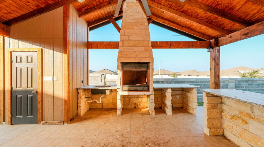 5618 Lone Star Loop, Laredo, Texas 78046, 3 Bedrooms Bedrooms, 6 Rooms Rooms,2 BathroomsBathrooms,Residential,For Sale,5618 Lone Star Loop,20260123