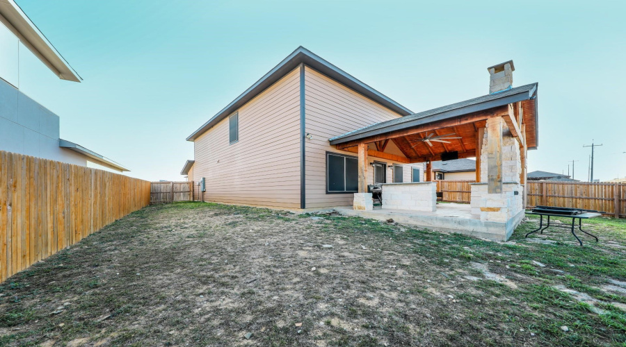 5618 Lone Star Loop, Laredo, Texas 78046, 3 Bedrooms Bedrooms, 6 Rooms Rooms,2 BathroomsBathrooms,Residential,For Sale,5618 Lone Star Loop,20260123