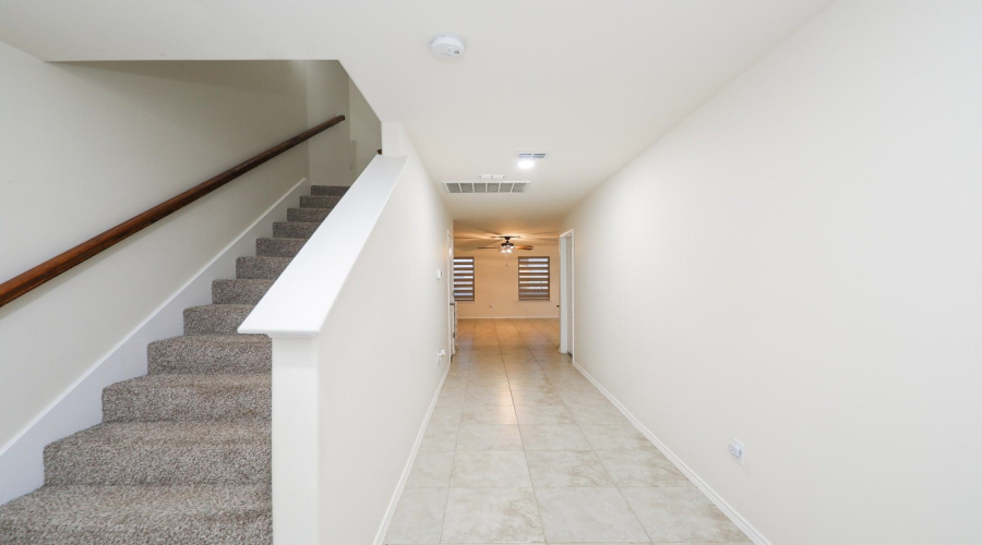 5618 Lone Star Loop, Laredo, Texas 78046, 3 Bedrooms Bedrooms, 6 Rooms Rooms,2 BathroomsBathrooms,Residential,For Sale,5618 Lone Star Loop,20260123