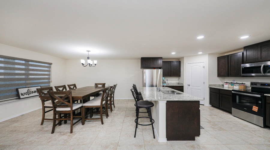 5618 Lone Star Loop, Laredo, Texas 78046, 3 Bedrooms Bedrooms, 6 Rooms Rooms,2 BathroomsBathrooms,Residential,For Sale,5618 Lone Star Loop,20260123