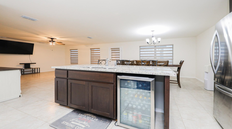 5618 Lone Star Loop, Laredo, Texas 78046, 3 Bedrooms Bedrooms, 6 Rooms Rooms,2 BathroomsBathrooms,Residential,For Sale,5618 Lone Star Loop,20260123