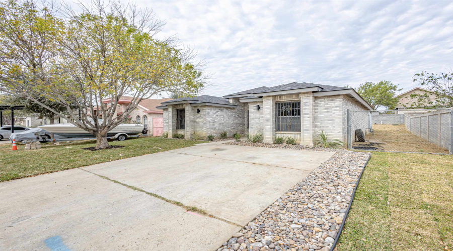 4312 Patriot Dr, Laredo, Texas 78046, 3 Bedrooms Bedrooms, 5 Rooms Rooms,2 BathroomsBathrooms,Residential,For Sale,4312 Patriot Dr,20260124