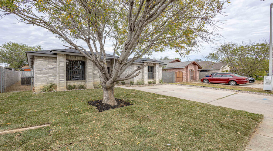 4312 Patriot Dr, Laredo, Texas 78046, 3 Bedrooms Bedrooms, 5 Rooms Rooms,2 BathroomsBathrooms,Residential,For Sale,4312 Patriot Dr,20260124