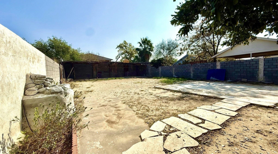 4011 Lexington Ave, Laredo, Texas 78041, 4 Bedrooms Bedrooms, 6 Rooms Rooms,1 BathroomBathrooms,Residential,For Sale,4011 Lexington Ave,20260126