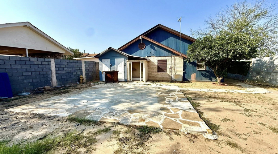 4011 Lexington Ave, Laredo, Texas 78041, 4 Bedrooms Bedrooms, 6 Rooms Rooms,1 BathroomBathrooms,Residential,For Sale,4011 Lexington Ave,20260126