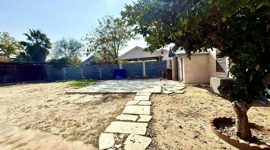 4011 Lexington Ave, Laredo, Texas 78041, 4 Bedrooms Bedrooms, 6 Rooms Rooms,1 BathroomBathrooms,Residential,For Sale,4011 Lexington Ave,20260126