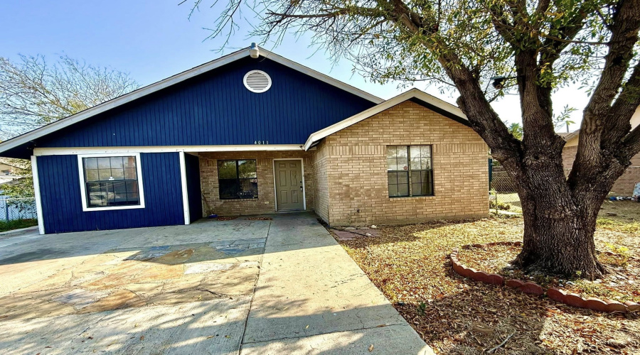 4011 Lexington Ave, Laredo, Texas 78041, 4 Bedrooms Bedrooms, 6 Rooms Rooms,1 BathroomBathrooms,Residential,For Sale,4011 Lexington Ave,20260126