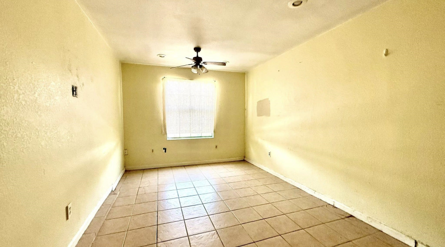 4011 Lexington Ave, Laredo, Texas 78041, 4 Bedrooms Bedrooms, 6 Rooms Rooms,1 BathroomBathrooms,Residential,For Sale,4011 Lexington Ave,20260126