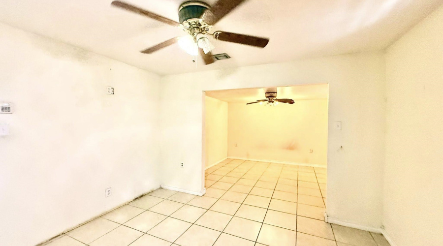 4011 Lexington Ave, Laredo, Texas 78041, 4 Bedrooms Bedrooms, 6 Rooms Rooms,1 BathroomBathrooms,Residential,For Sale,4011 Lexington Ave,20260126