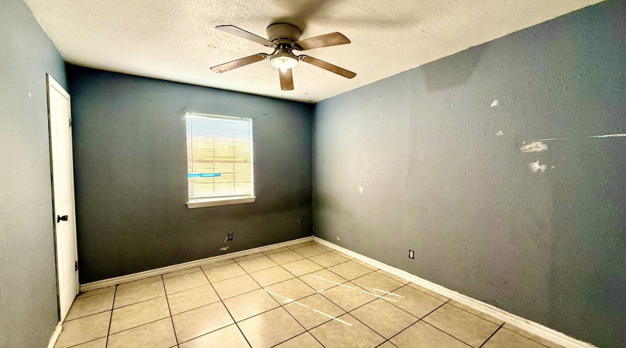 4011 Lexington Ave, Laredo, Texas 78041, 4 Bedrooms Bedrooms, 6 Rooms Rooms,1 BathroomBathrooms,Residential,For Sale,4011 Lexington Ave,20260126