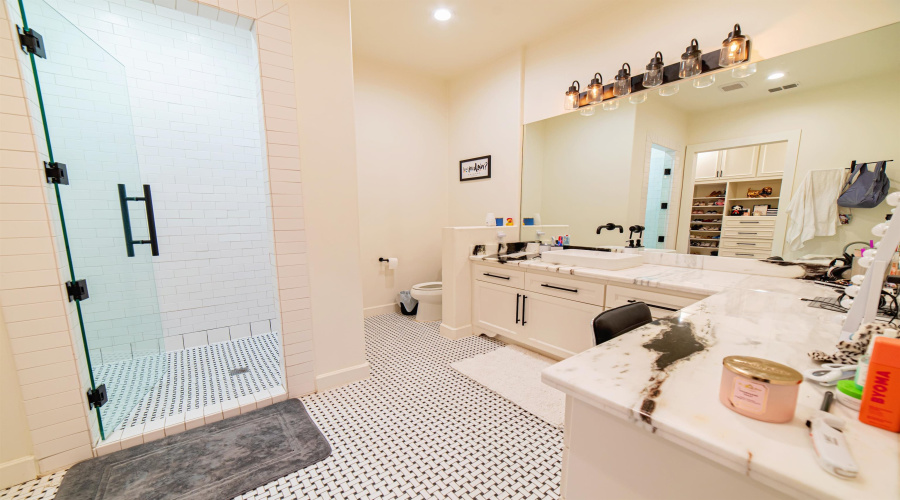 382 San Juan Rd, Laredo, Texas 78045, 3 Bedrooms Bedrooms, 7 Rooms Rooms,3 BathroomsBathrooms,Residential,For Sale,382 San Juan Rd,20260127