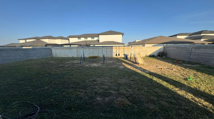 2705 Shetland Dr., Laredo, Texas 78046, 3 Bedrooms Bedrooms, 6 Rooms Rooms,2 BathroomsBathrooms,Residential,For Sale,2705 Shetland Dr.,20260129