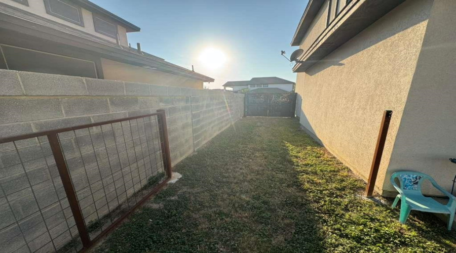 2705 Shetland Dr., Laredo, Texas 78046, 3 Bedrooms Bedrooms, 6 Rooms Rooms,2 BathroomsBathrooms,Residential,For Sale,2705 Shetland Dr.,20260129