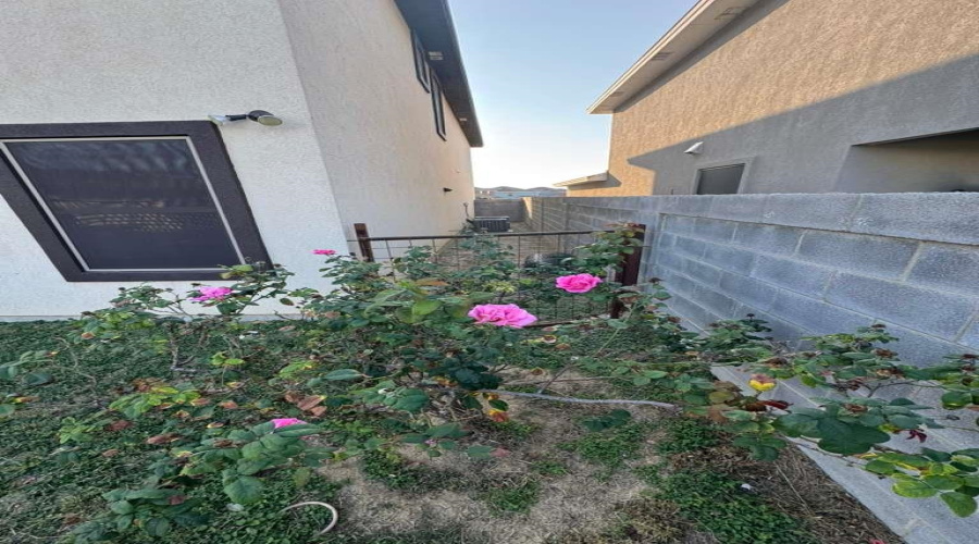 2705 Shetland Dr., Laredo, Texas 78046, 3 Bedrooms Bedrooms, 6 Rooms Rooms,2 BathroomsBathrooms,Residential,For Sale,2705 Shetland Dr.,20260129