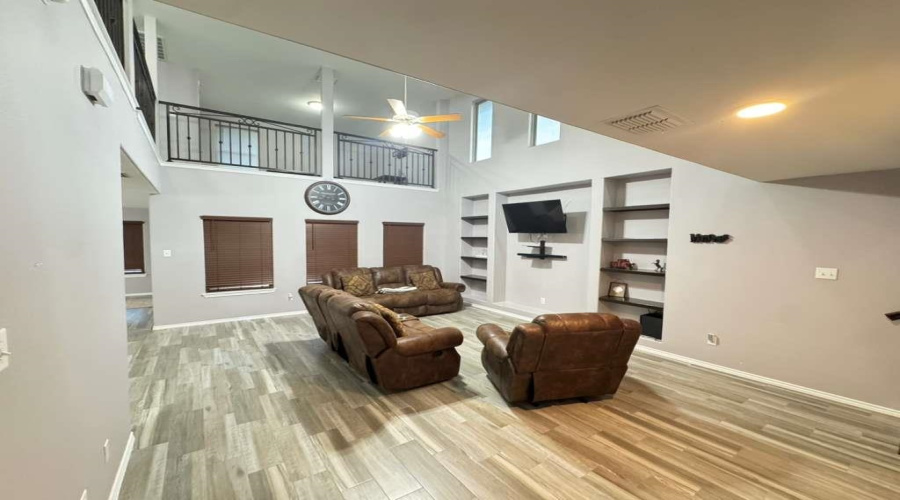 2705 Shetland Dr., Laredo, Texas 78046, 3 Bedrooms Bedrooms, 6 Rooms Rooms,2 BathroomsBathrooms,Residential,For Sale,2705 Shetland Dr.,20260129