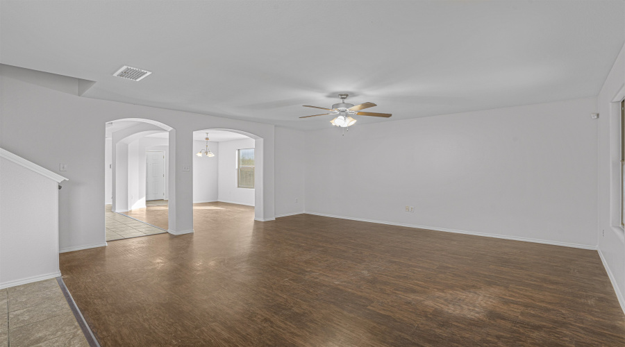 607 Larga Vista Dr, LAREDO, Texas 78043, 5 Bedrooms Bedrooms, 7 Rooms Rooms,3 BathroomsBathrooms,Residential,For Sale,607 Larga Vista Dr,20260130