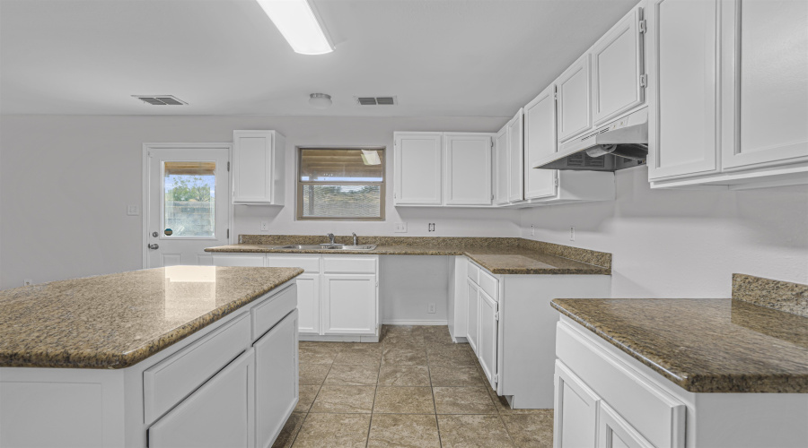 607 Larga Vista Dr, LAREDO, Texas 78043, 5 Bedrooms Bedrooms, 7 Rooms Rooms,3 BathroomsBathrooms,Residential,For Sale,607 Larga Vista Dr,20260130