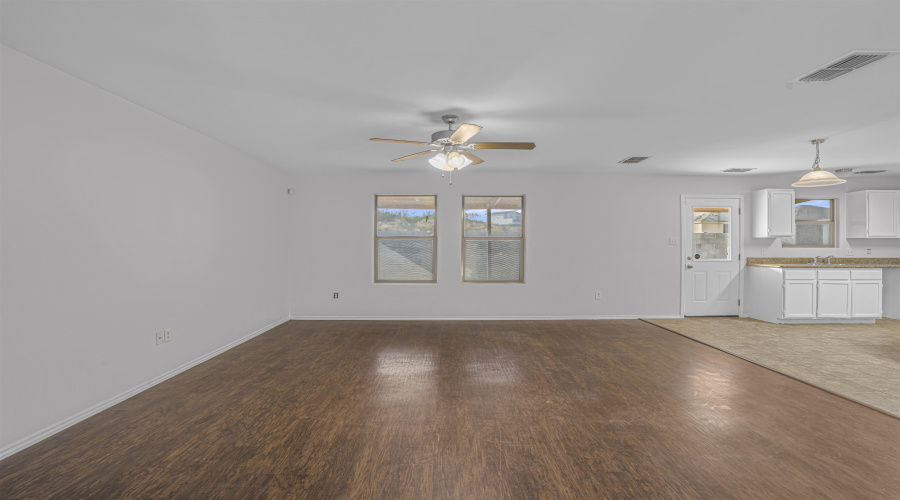 607 Larga Vista Dr, LAREDO, Texas 78043, 5 Bedrooms Bedrooms, 7 Rooms Rooms,3 BathroomsBathrooms,Residential,For Sale,607 Larga Vista Dr,20260130