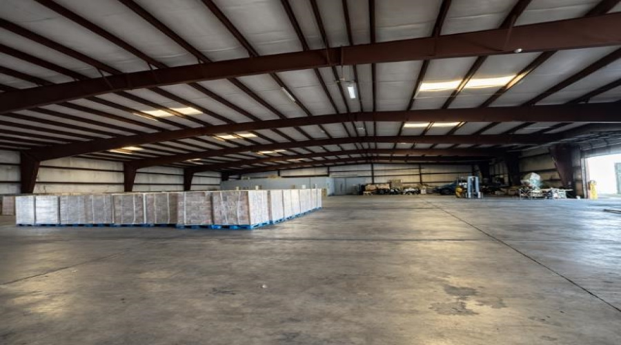 14202 Business Ave, Laredo, Texas 78045, 1 Bedroom Bedrooms, 11 Rooms Rooms,2 BathroomsBathrooms,Commercial/industrial,For Rent,14202 Business Ave,20260125