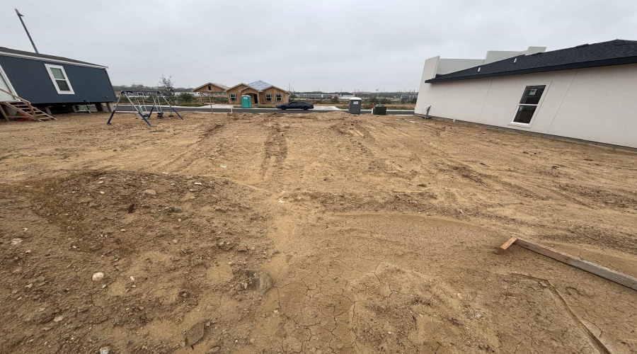 116 Mi Ranchito St., LAREDO, Texas 78046, 2 Bedrooms Bedrooms, 3 Rooms Rooms,1 BathroomBathrooms,Residential,For Sale,116 Mi Ranchito St.,20260131