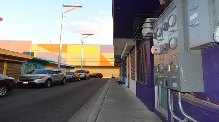 1402 Zaragoza St, Laredo, Texas 78040, 11 Rooms Rooms,Commercial retail/office,For Sale,1402 Zaragoza St,20260133