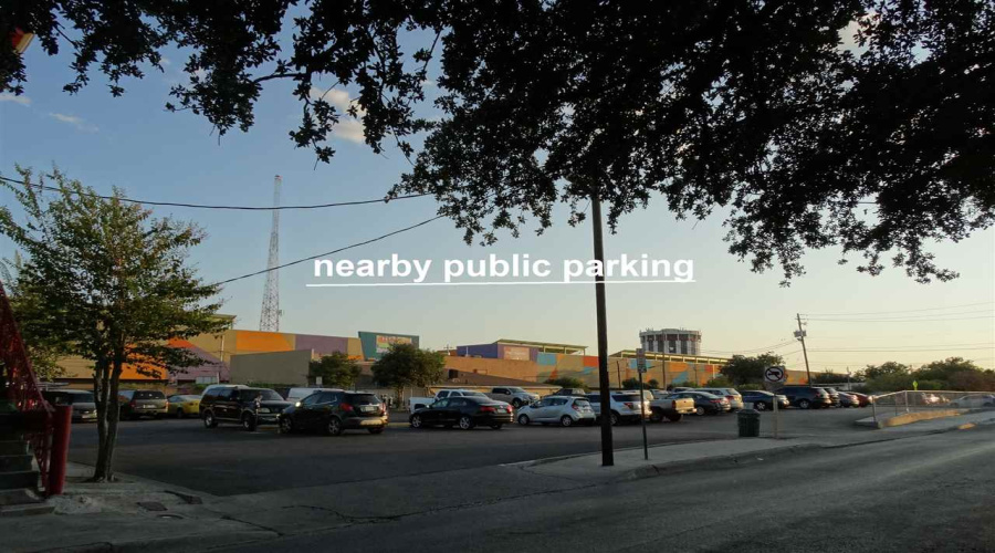 1402 Zaragoza St, Laredo, Texas 78040, 11 Rooms Rooms,Commercial retail/office,For Sale,1402 Zaragoza St,20260133