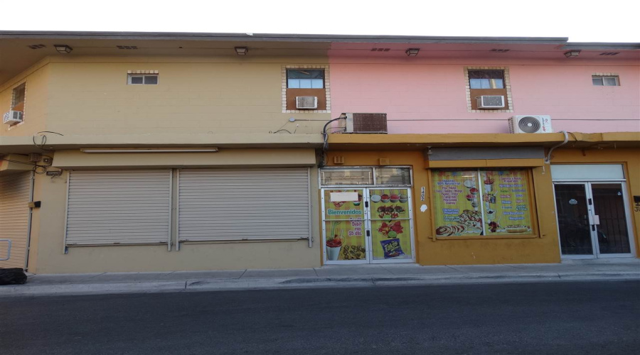 1402 Zaragoza St, Laredo, Texas 78040, 11 Rooms Rooms,Commercial retail/office,For Sale,1402 Zaragoza St,20260133